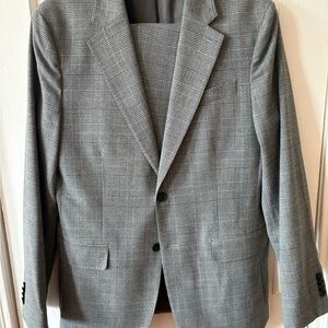 Banana republic men’s tailored fit suit